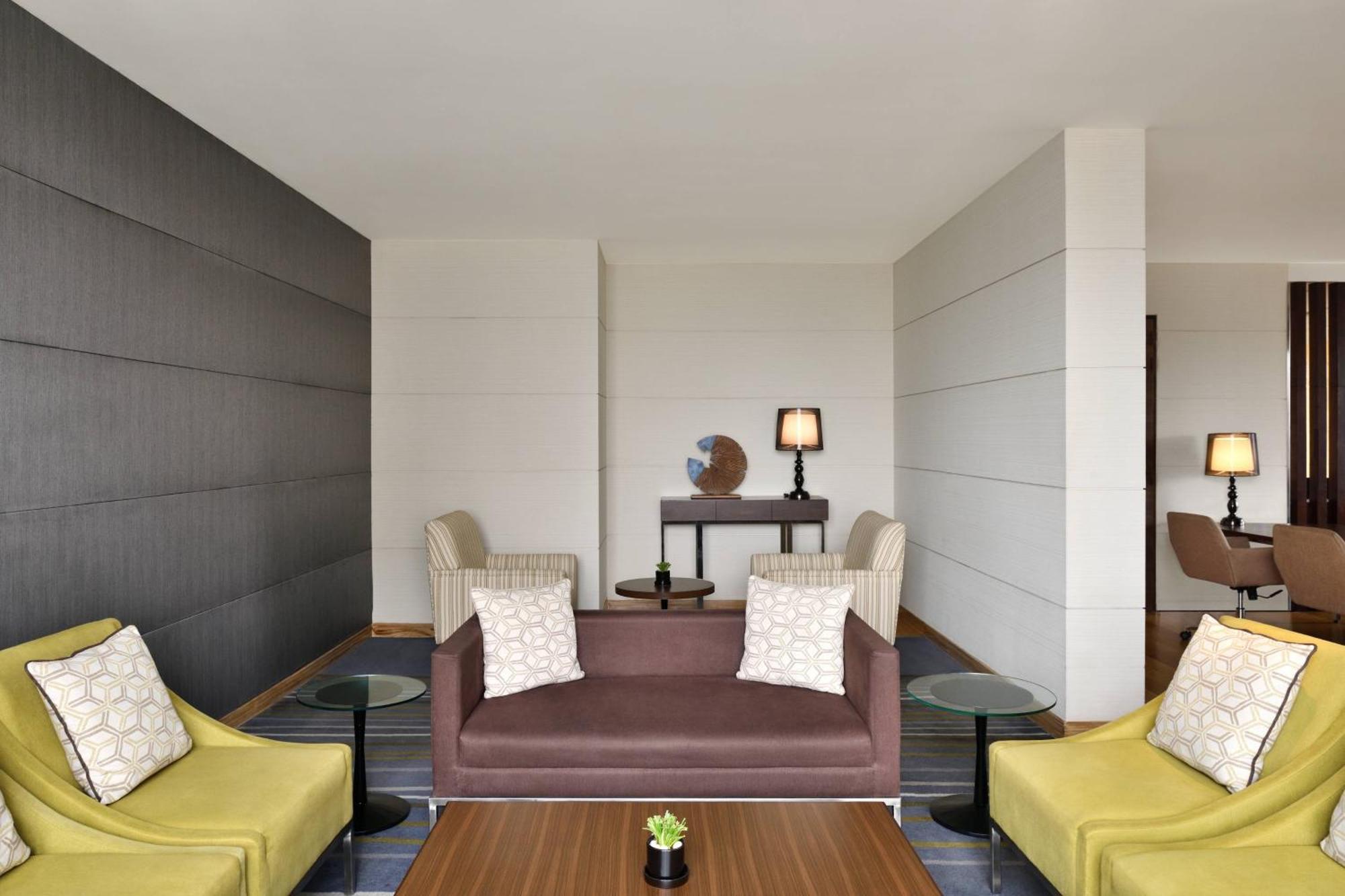 Courtyard By Marriott Bengaluru Outer Ring Road Hotell Eksteriør bilde